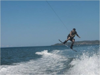  Wake pirouettes 